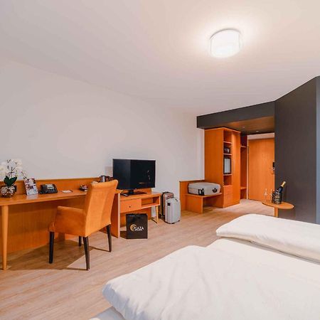Plaza Inn Koeln Пульхайм Экстерьер фото